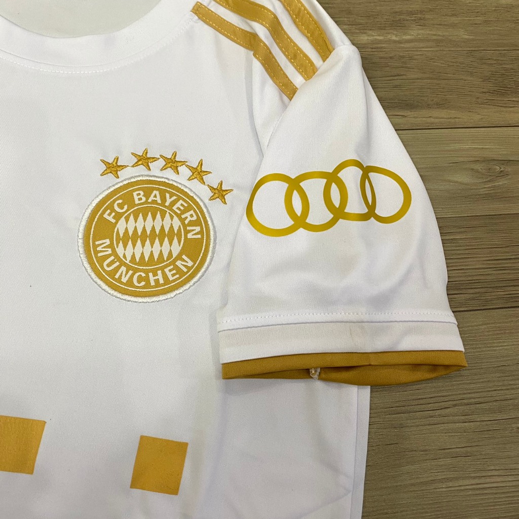 Bộ quần áo đá banh Bayern trắng JP 2023 sân khách Logo tay C1