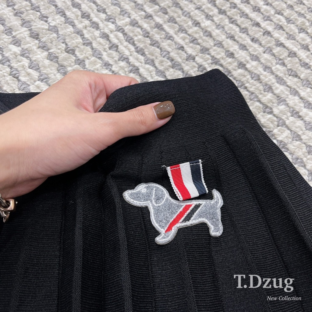 Chân váy nỉ nhung  xếp ly nhỏ thêu họa tiết cún hàng QCL1