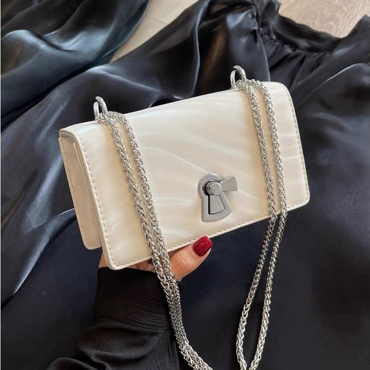 Faya - Túi xách đeo chéo T2097 vân gợn sóng khóa xoay trẻ trung