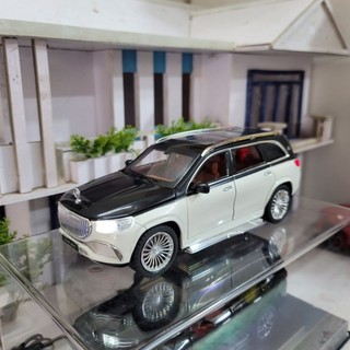 Mô hình xe Maybach GLS 600 tỉ lệ 1:24 có đánh lái, đèn, chạy cót và bầu trời đầy sao