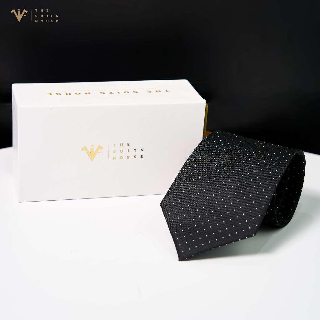 Cà vạt/ Caravat cao cấp THE SUITS HOUSE màu đen họa tiết chấm bi, bản 7 -9cm