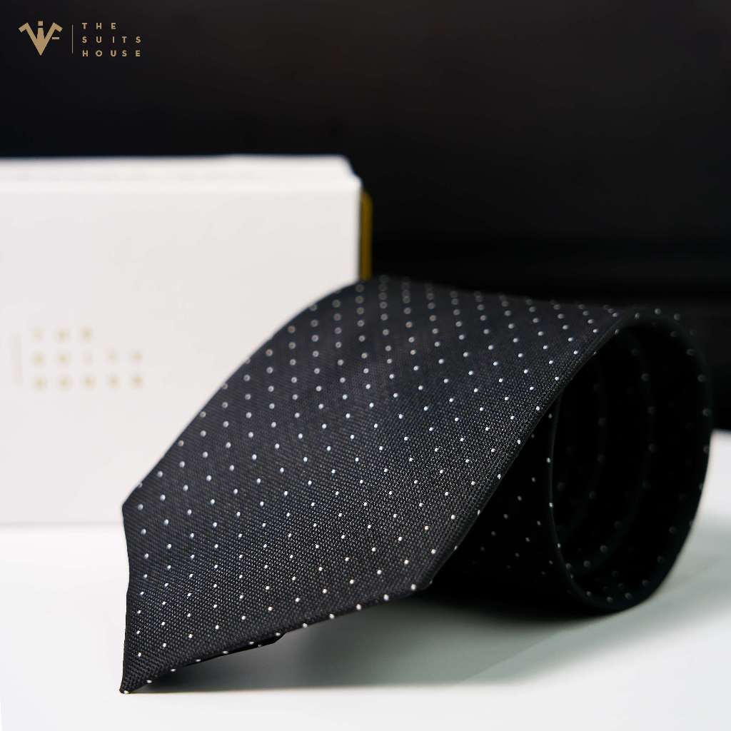 Cà vạt/ Caravat cao cấp THE SUITS HOUSE màu đen họa tiết chấm bi, bản 7 -9cm