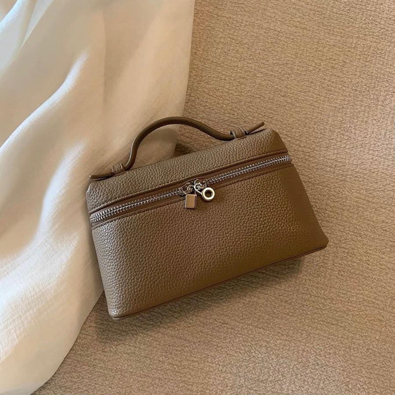 Túi xách nữ đeo chéo kèm charm ngựa - TN004