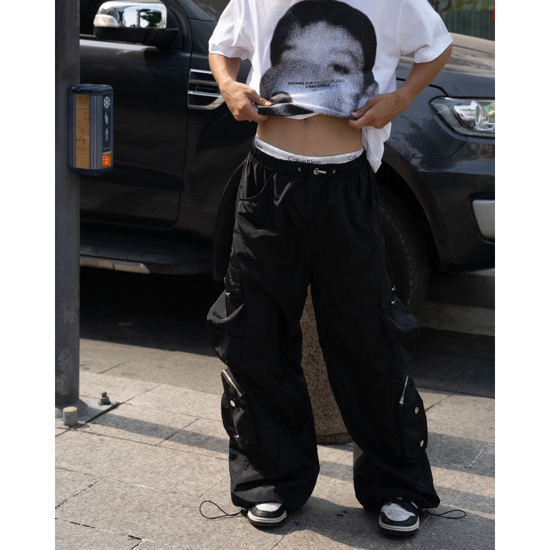 Quần Dù RVB Túi Hộp Chewing Gum Ống Rộng Đen / Kem