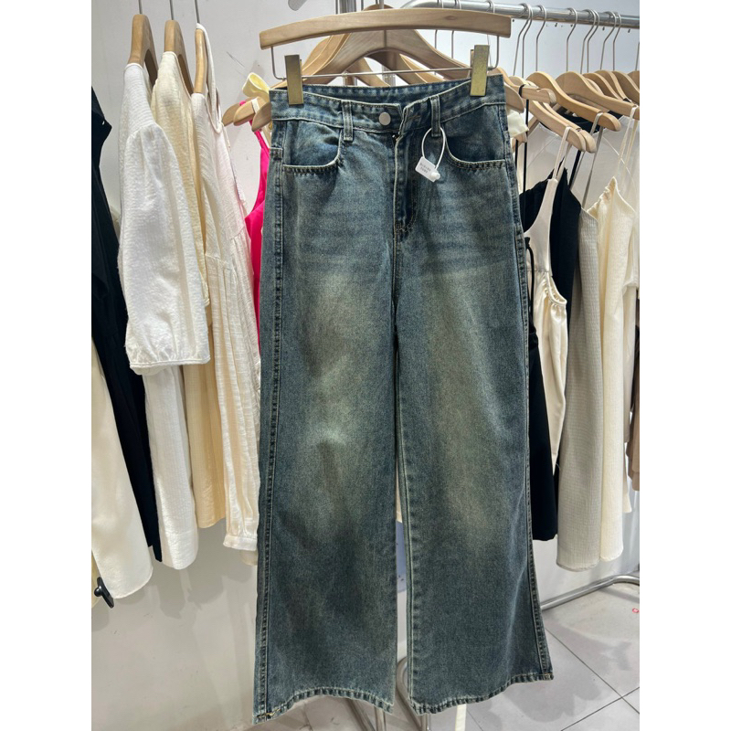 Quần jeans suông hơi loe QC 7317 - Eighteen Again