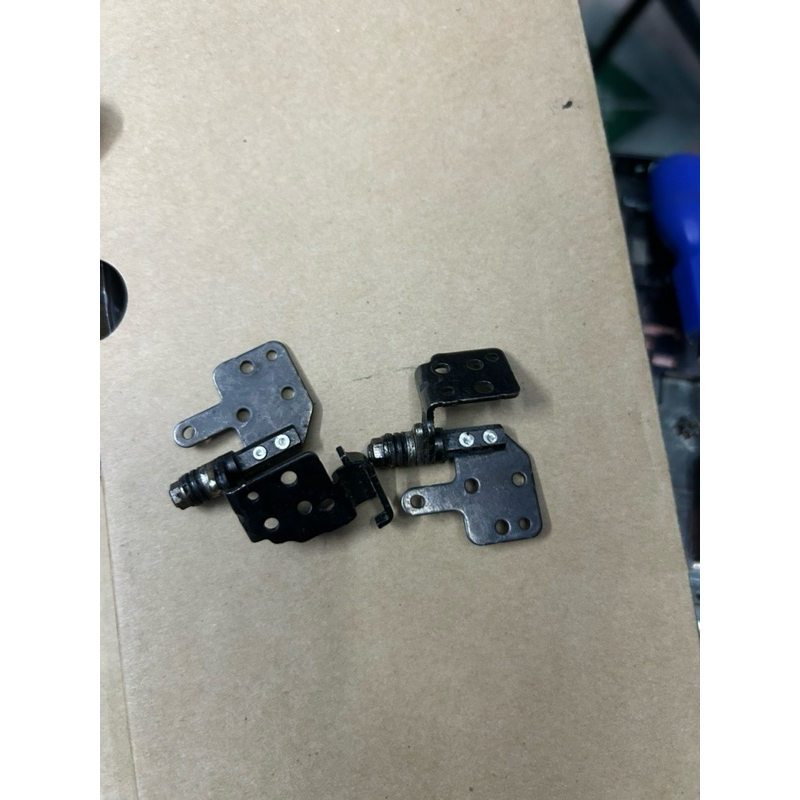 Thay trục bản lề laptop Dell Latitude E5550