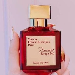 𝐁𝐚𝐜𝐜𝐚𝐫𝐚𝐭 𝐑𝐨𝐮𝐠𝐞 𝟓𝟒𝟎 𝐄𝐱𝐭𝐫𝐚𝐢𝐭 𝐝𝐞 𝐏𝐚𝐫𝐟𝐮𝐦