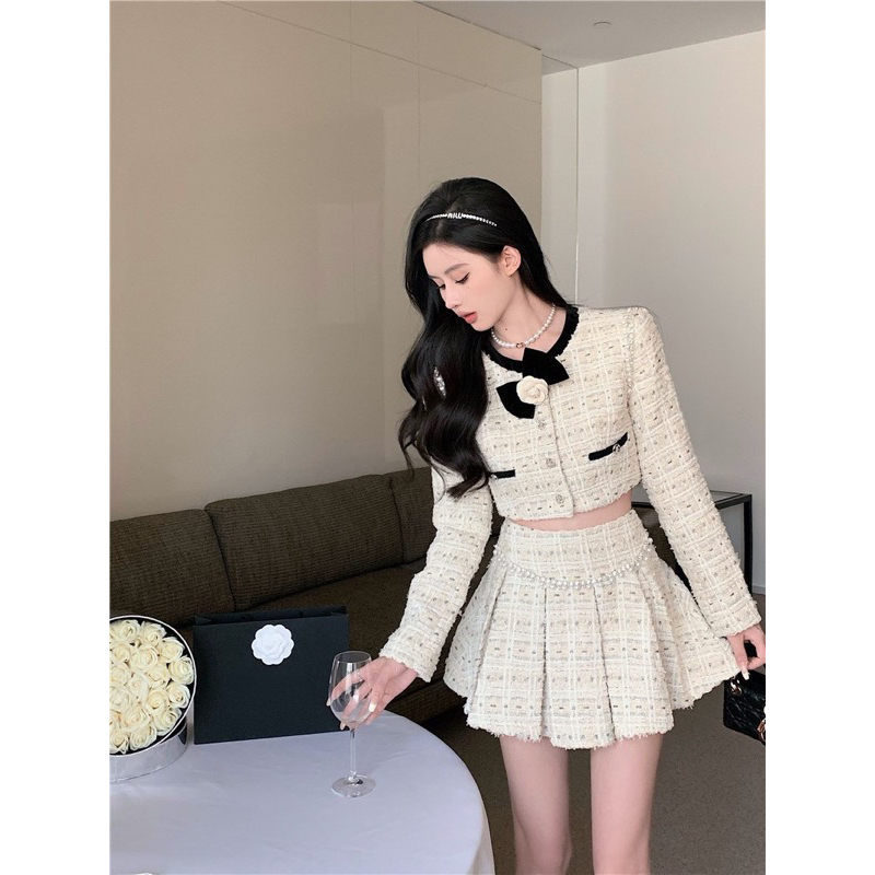 Set Áo Dạ Tweed Kèm Hoa Cài Mix Chân Váy Xếp Ly