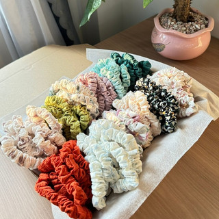 Cột tóc mini srunchies hoa nhí xinh xắn nhiều màu / thun buộc tóc handmade mềm mại co giãn tốt