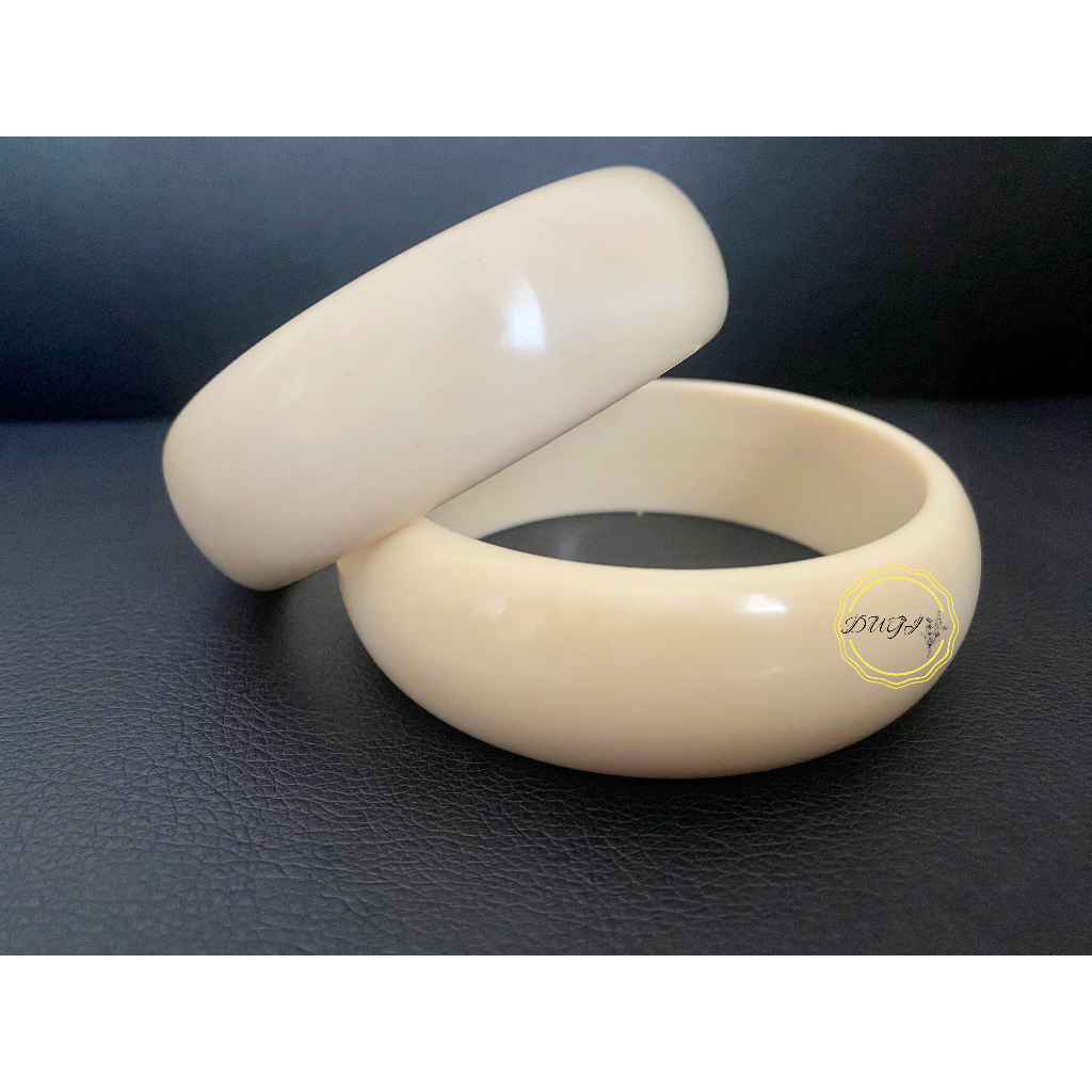 Vòng tay xương mỹ nghệ màu ngà, bản to 20 - 25mm  Dugi store