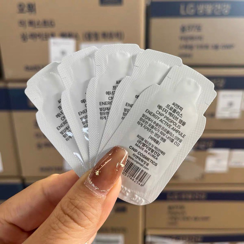 Set 5 gói Sample Tinh Chất Keo Ong Vang Phuc Hoi Da CNP Laboratory Propolis Energy Ampule