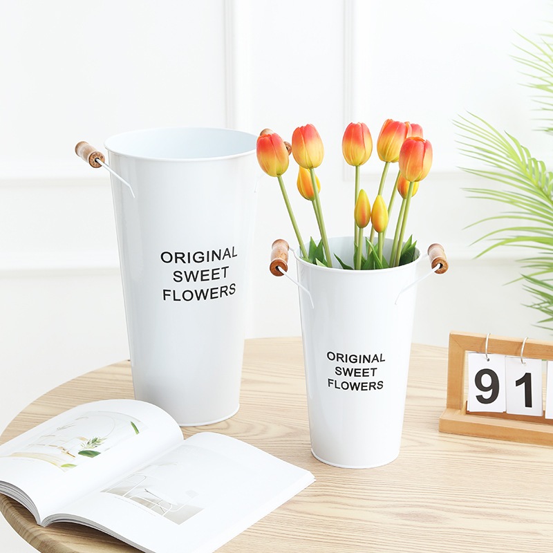 Chậu sắt cắm hoa trang trí bình hoa decor bằng lọ thiếc có tay cầm xô Bắc Âu