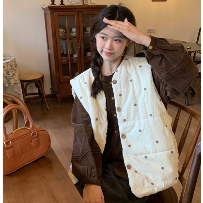 Áo gile phao nữ chấm bi phối áo sơ mi nhung tăm vintage, gile phao nữ phối sơ mi form rộng phong cách Hàn Quốc 21785
