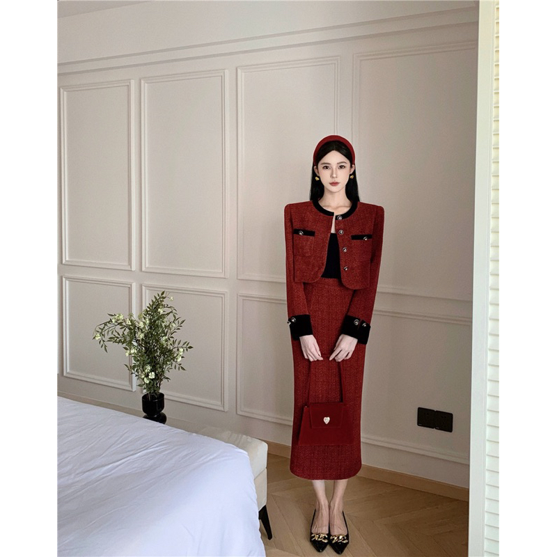 Set Áo Dạ Đỏ Mặc Tết Và Chân Váy Xám Bút Chì Thiết Kế Hàng Quảng Châu Cao Cấp Phong Cách Tiểu Thư Đi Ăn Tiệc Cưới