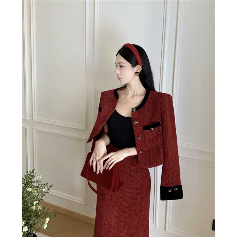 Set Áo Dạ Đỏ Mặc Tết Và Chân Váy Xám Bút Chì Thiết Kế Hàng Quảng Châu Cao Cấp Phong Cách Tiểu Thư Đi Ăn Tiệc Cưới