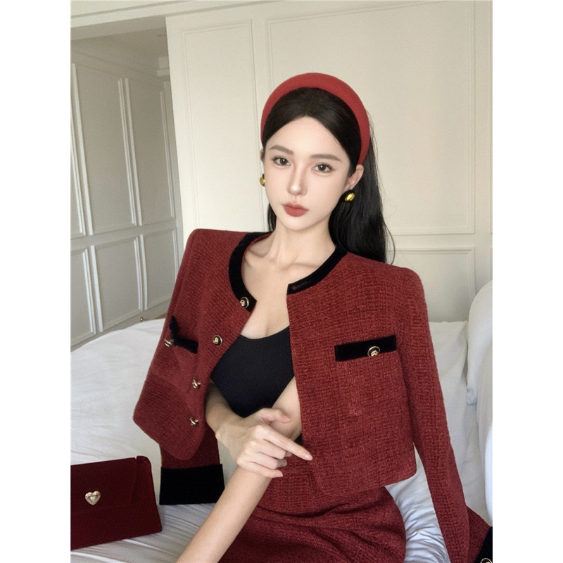 Set Áo Dạ Đỏ Mặc Tết Và Chân Váy Xám Bút Chì Thiết Kế Hàng Quảng Châu Cao Cấp Phong Cách Tiểu Thư Đi Ăn Tiệc Cưới