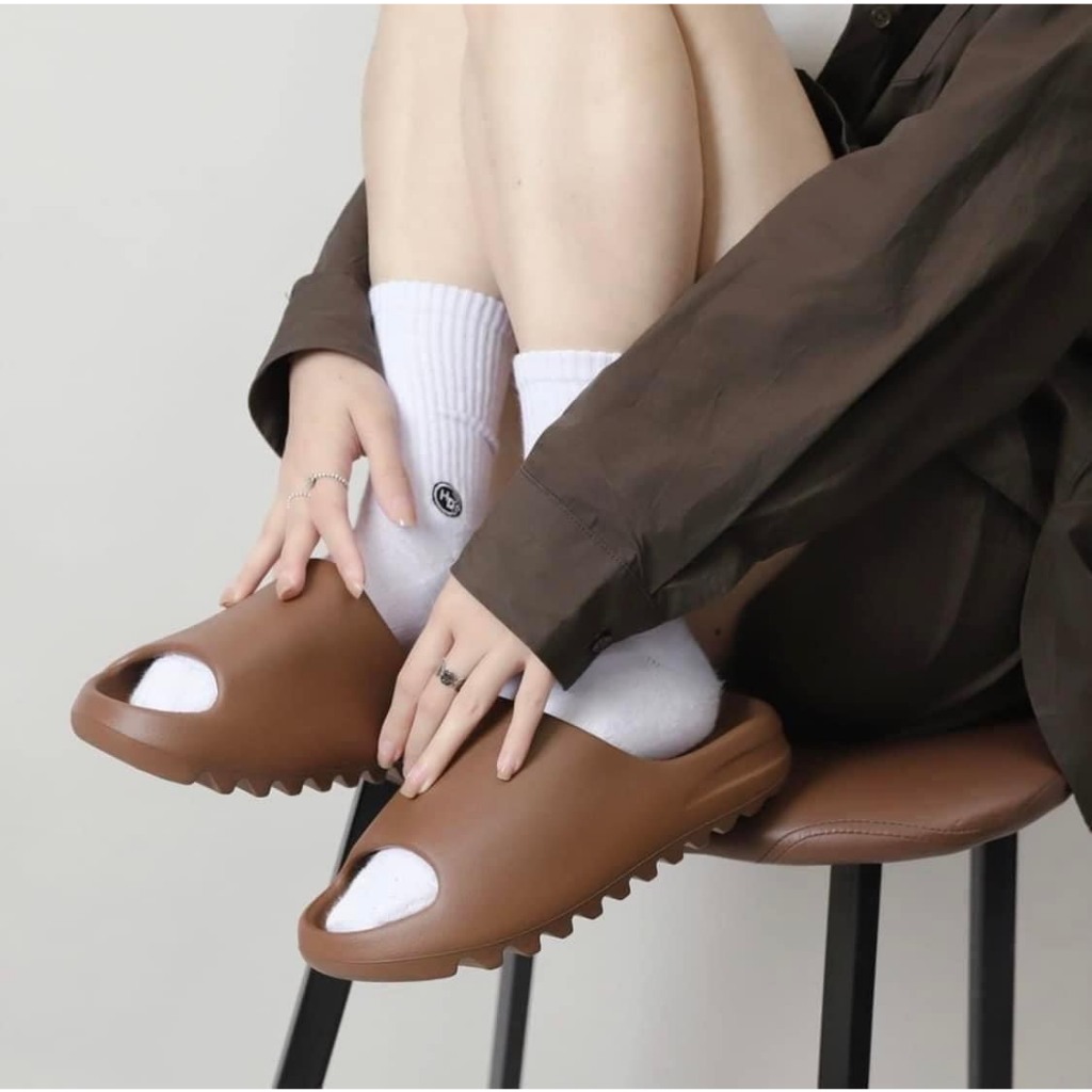 Dép đúc YZ slide 5 màu bản vân nhám , dép bánh mì đế cao 5cm mới nhất 2023