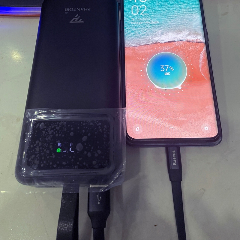 Pin dự phòng sạc nhanh PHANTOM P10 có quai đeo 30000mAh đèn pin chiếu sáng - hỗ trợ QC 22.5 và PD 20W