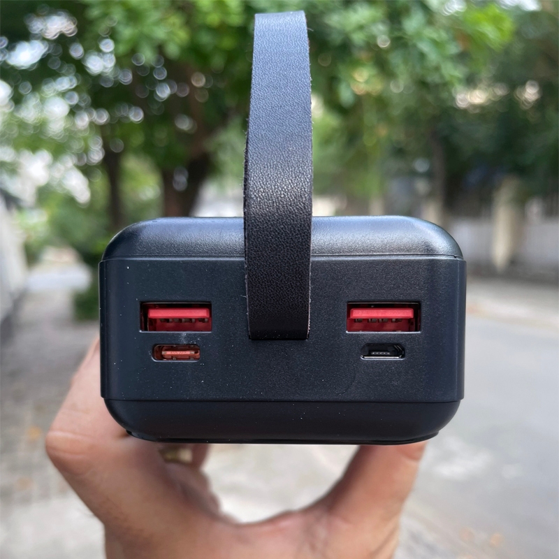 Pin dự phòng sạc nhanh PHANTOM P10 có quai đeo 30000mAh đèn pin chiếu sáng - hỗ trợ QC 22.5 và PD 20W