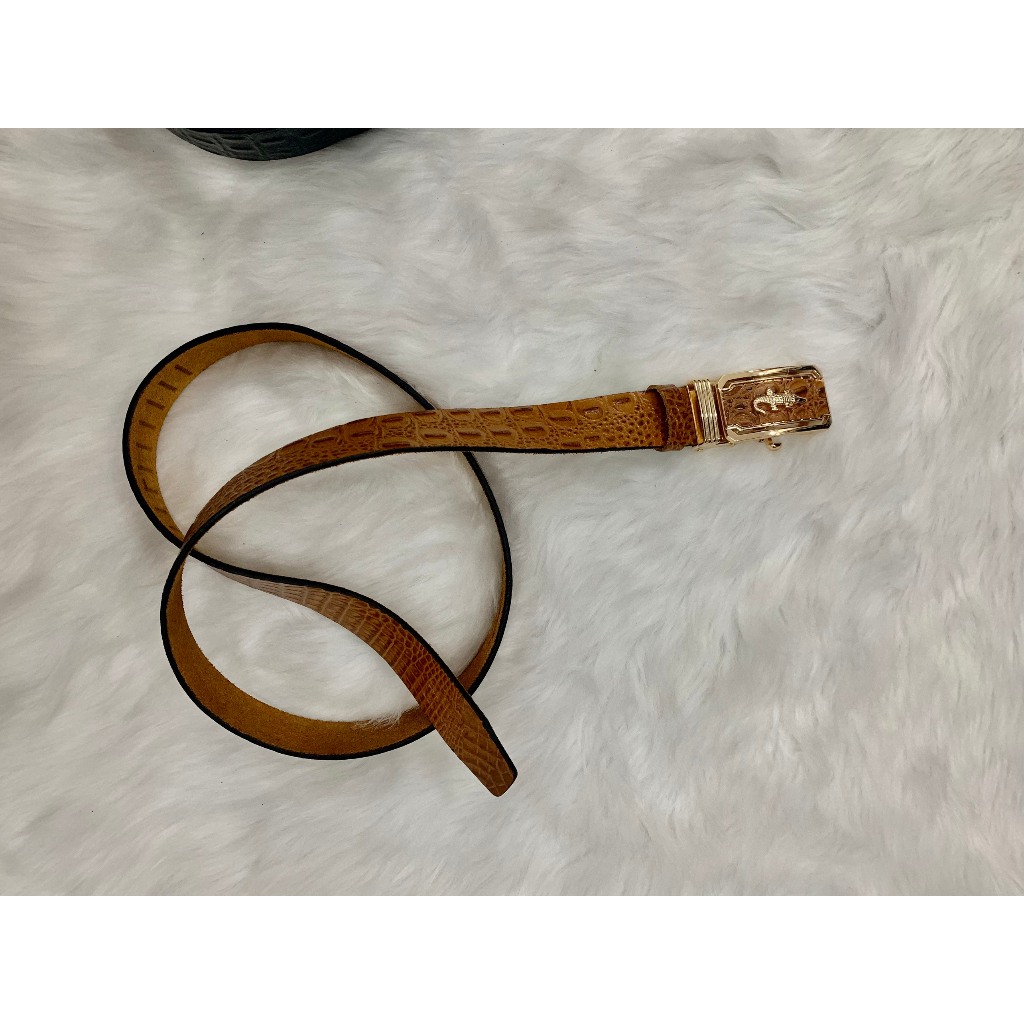 Thắt Lưng Nam Da Bò Nguyên Miếng 1 Lớp Cắt Dập Vân Cá Sấu Có Viền Cao Cấp Thời Trang Khóa Tự Động Mặt Gold