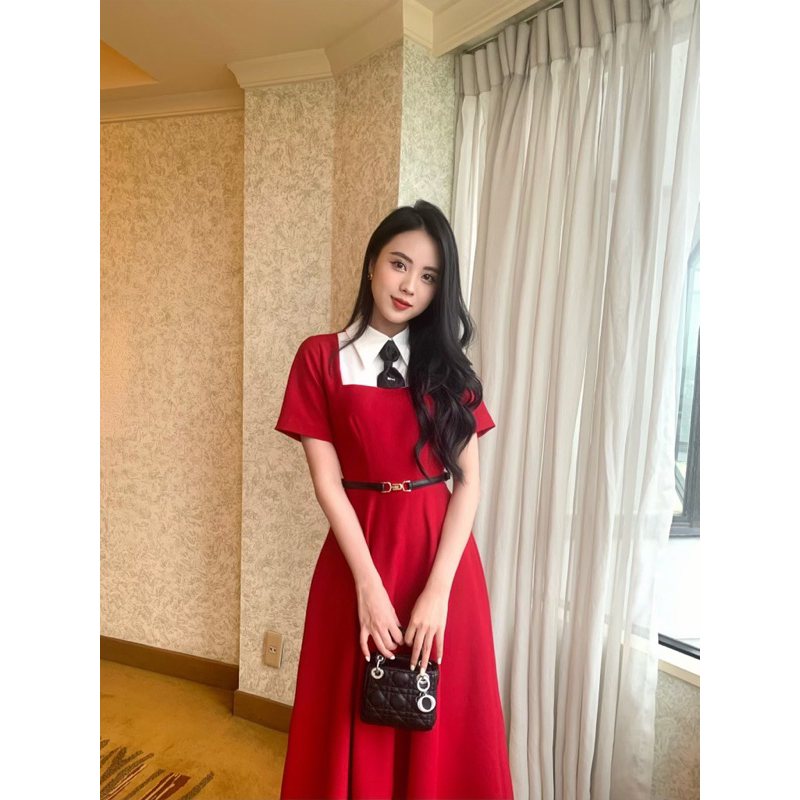 - váy đỏ cổ sơ mi