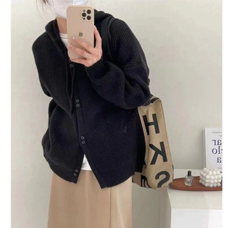 Áo khoác cardigan nữ có mũ chất len lông thỏ mềm mịn hàng loại đẹp hình thêu liền form vừa dáng ngắn DELIZSTUDIO