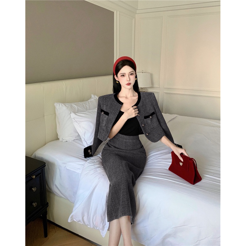 Set Áo Dạ Đỏ Mặc Tết Và Chân Váy Xám Bút Chì Thiết Kế Hàng Quảng Châu Cao Cấp Phong Cách Tiểu Thư Đi Ăn Tiệc Cưới