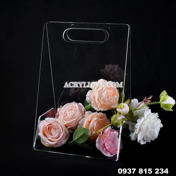 Giỏ mica acrylic trong suốt cắm hoa, hộp mica trưng hoa