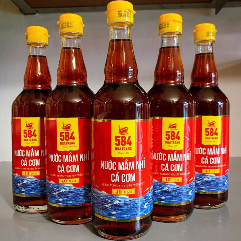NƯỚC MẮM NHỈ CÁ CƠM NHA TRANG 584- 40độ đạm- chai thuỷ tinh
