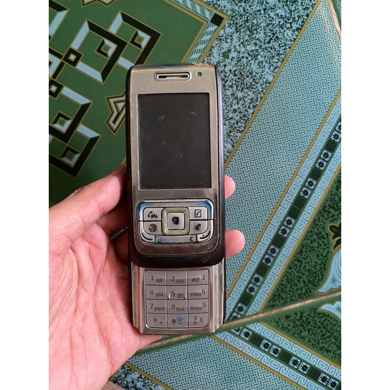 Tặng xác điện Nokia E65 cho đơn hàng trên 350k