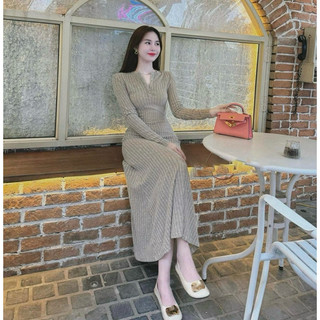 Váy len midi tăm thỏ cổ trụ
