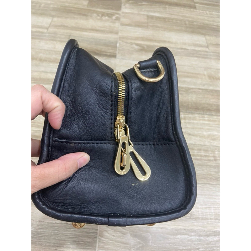 Túi si hiệu Loewe