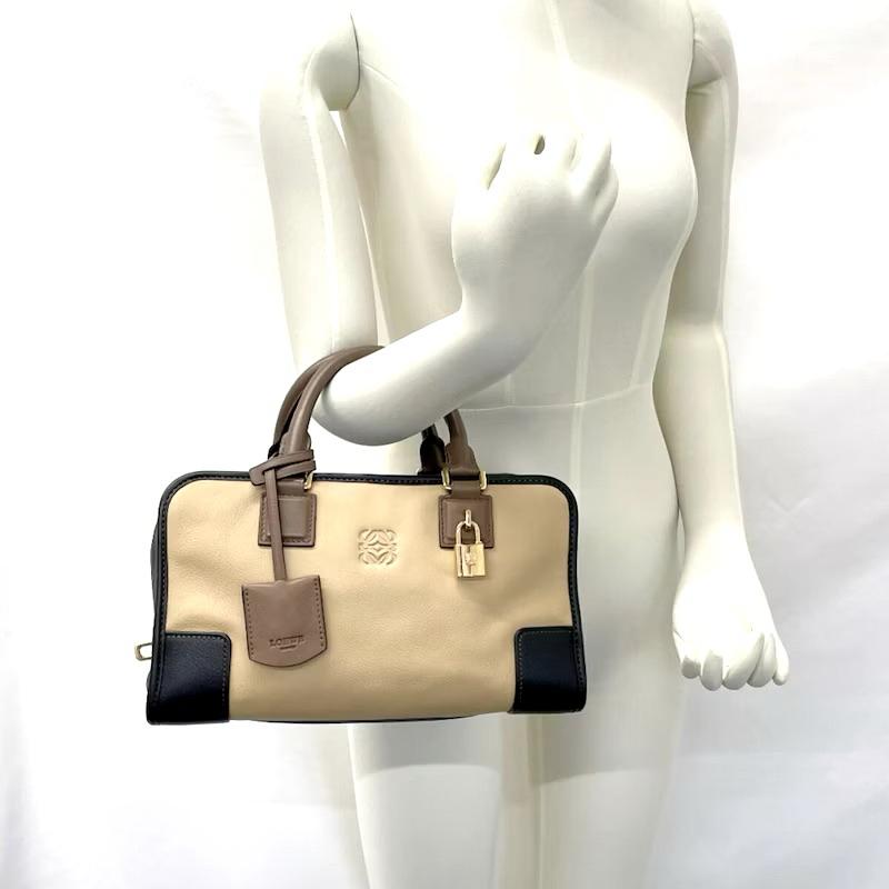 Túi si hiệu Loewe