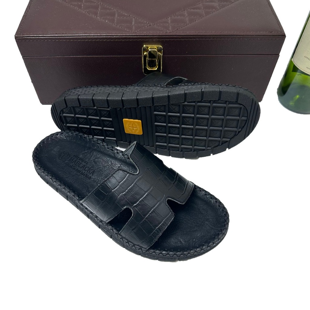 Dép da nam quai ngang chữ h da bò thật,màu Đen sang trọng đế cao 2,5cm AT28