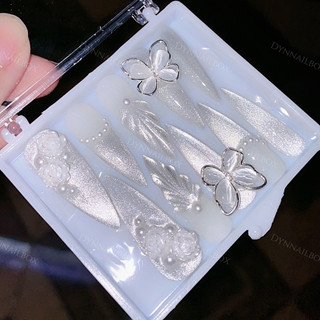 Nailbox móng tay giả mẫu mới cô dâu sang trọng