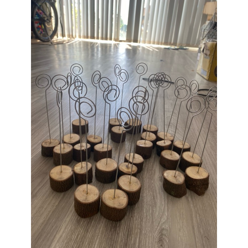 Đế gỗ cài ảnh đặt theo yêu cầu để bàn tiệc trang trí decor