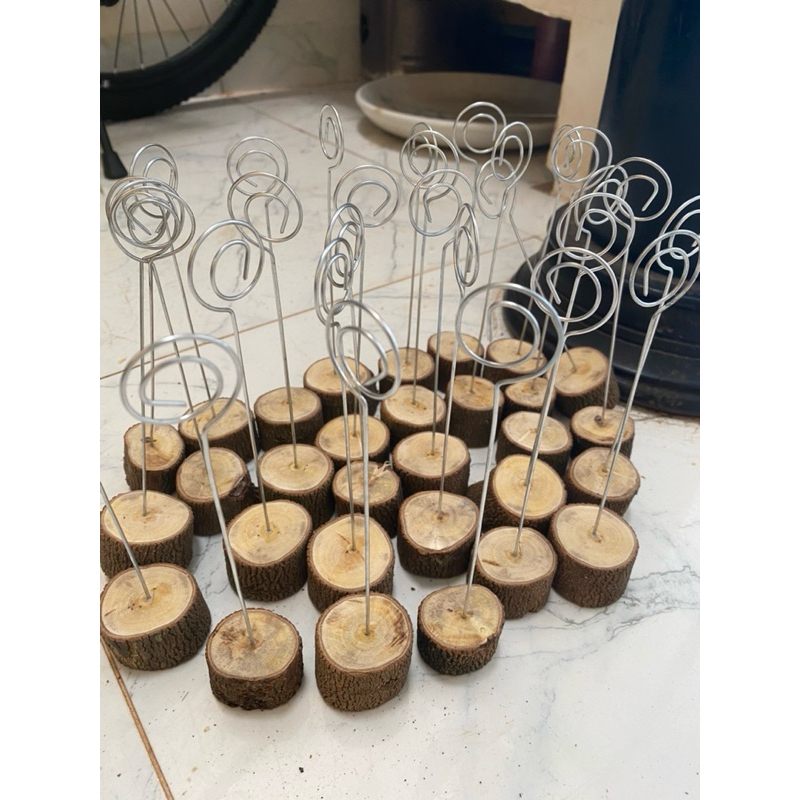 Đế gỗ cài ảnh đặt theo yêu cầu để bàn tiệc trang trí decor