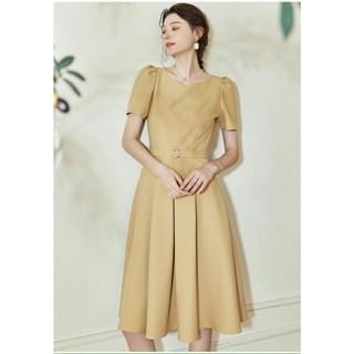 Đầm thiết kế xếp xoè cổ tròn tay ngắn màu kem trơn