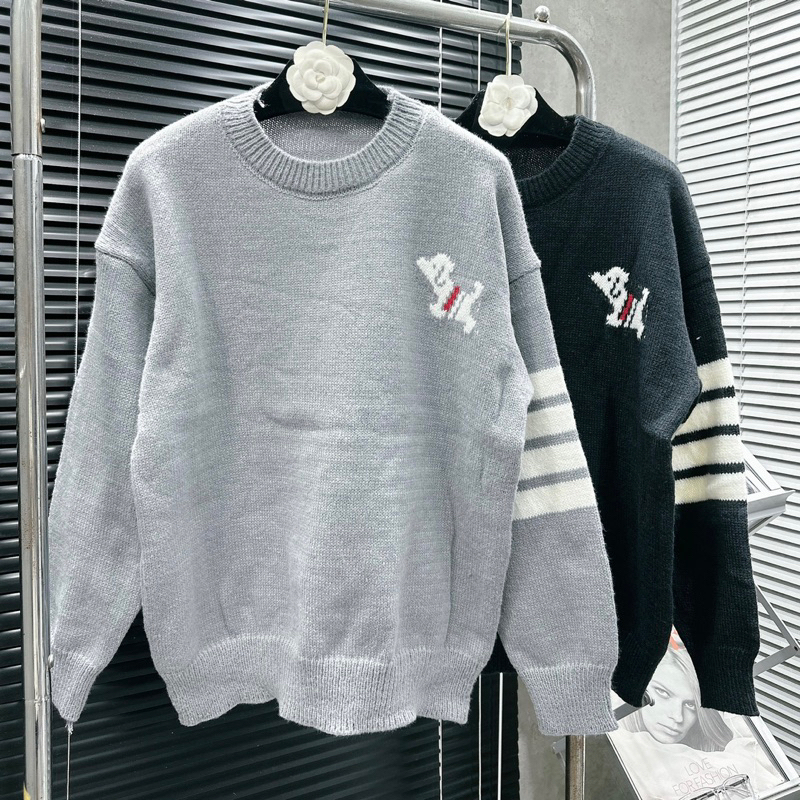 Áo Len Sweater Nam Nữ Dệt Hoạ Tiết Hình Cún Ngực Phối 4 Sọc Trắng Tay Bo Ống Dày Dặn Siêu Cấp Cực Hot