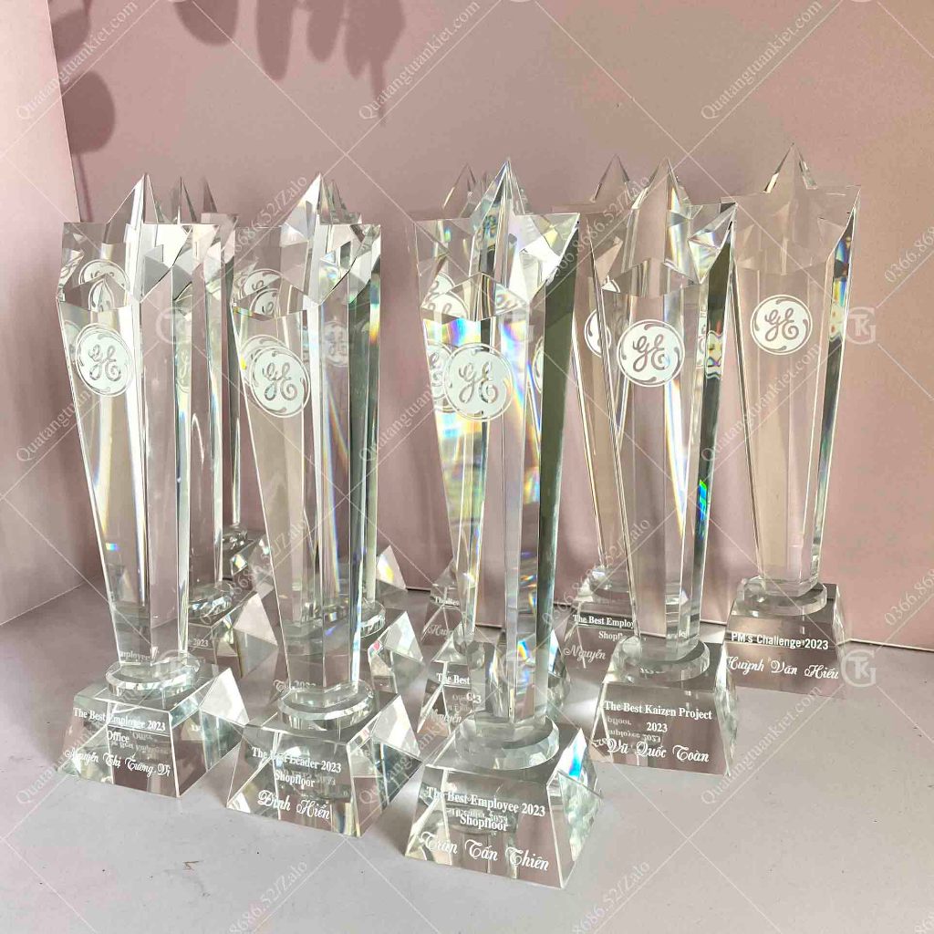 Cúp Pha Lê Sao Trụ