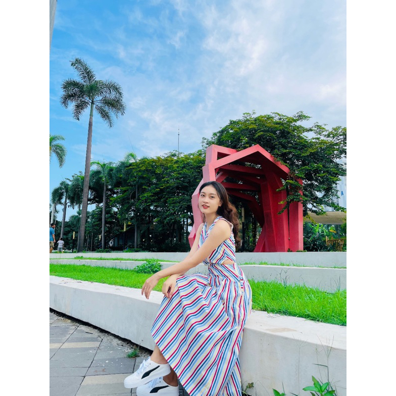Đầm Cut Out Eo Dáng Dài