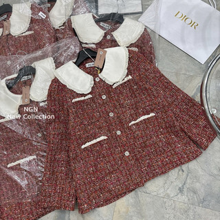 Áo khoác dạ đỏ dáng xuông cổ bèo