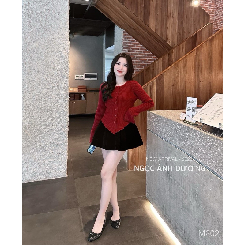 Áo len gân tay loe