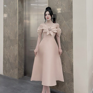 Váy tay hến cuộn hoa ngực
