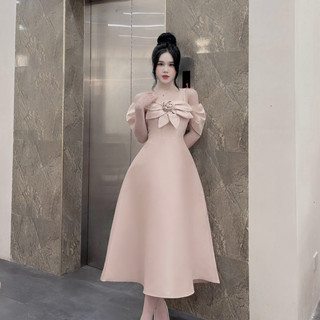 Váy tay hến cuộn hoa ngực