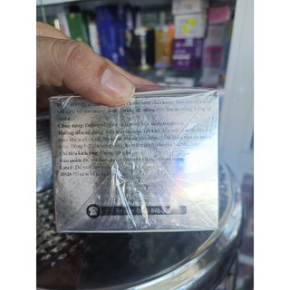 Kem dưỡng trắng da LAWRENCE 15g