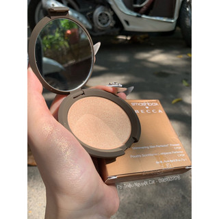 Phấn bắt sáng Becca  Champagne Pop