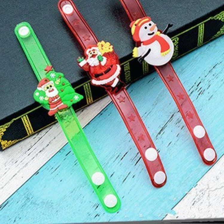Đồng hồ phát sáng, vòng đeo tay đèn LED có nhiều hình Ông Già Noel dễ thương, thích hợp làm Quà Giáng Sinh tặng cho Bé