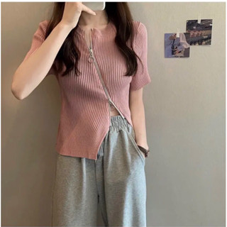 Áo len mongtoghi cổ tròn , kéo khoá dọc đơn giản