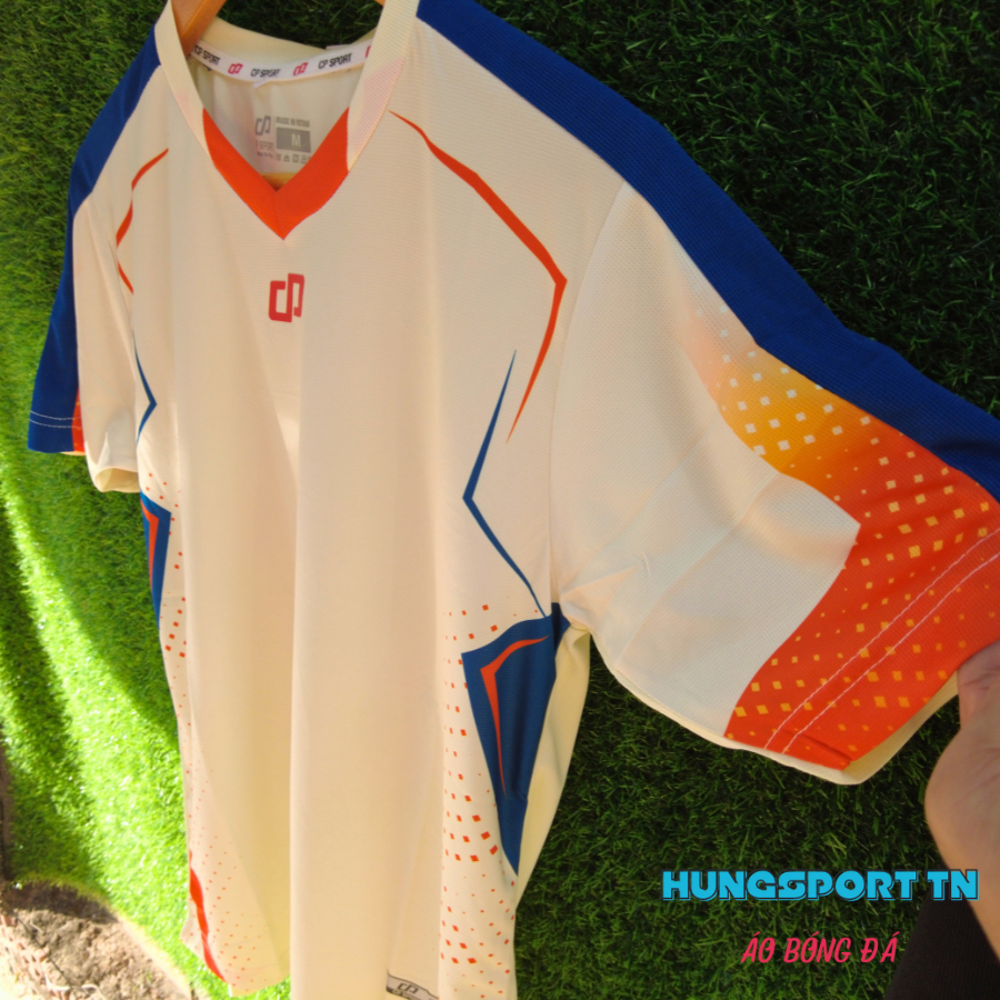 CP 01 vàng kem quần áo bóng đá thiết kế không logo, quần áo in tên theo yêu cầu HUNGSPORT TN